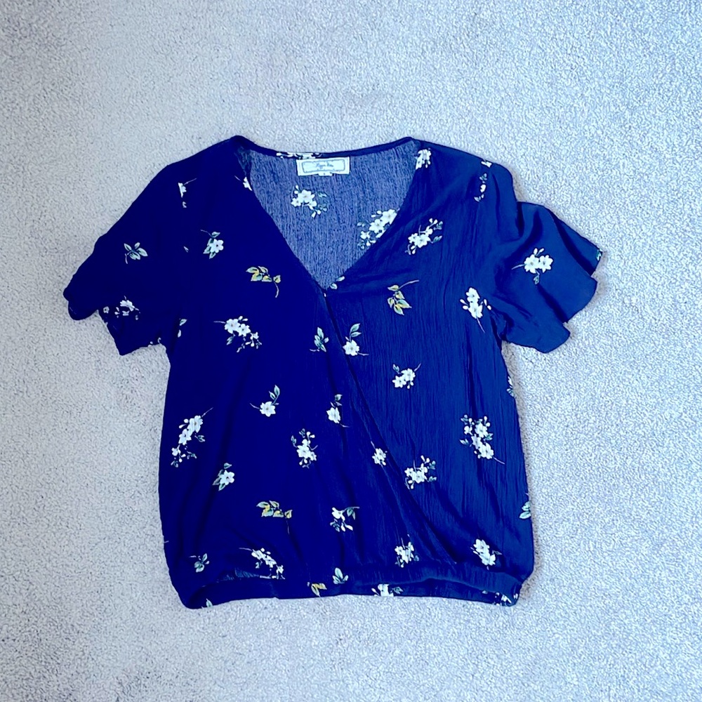 Hippie Rose blue top with white flowers